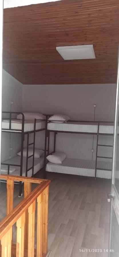 Royal Hostel Тирана Екстер'єр фото