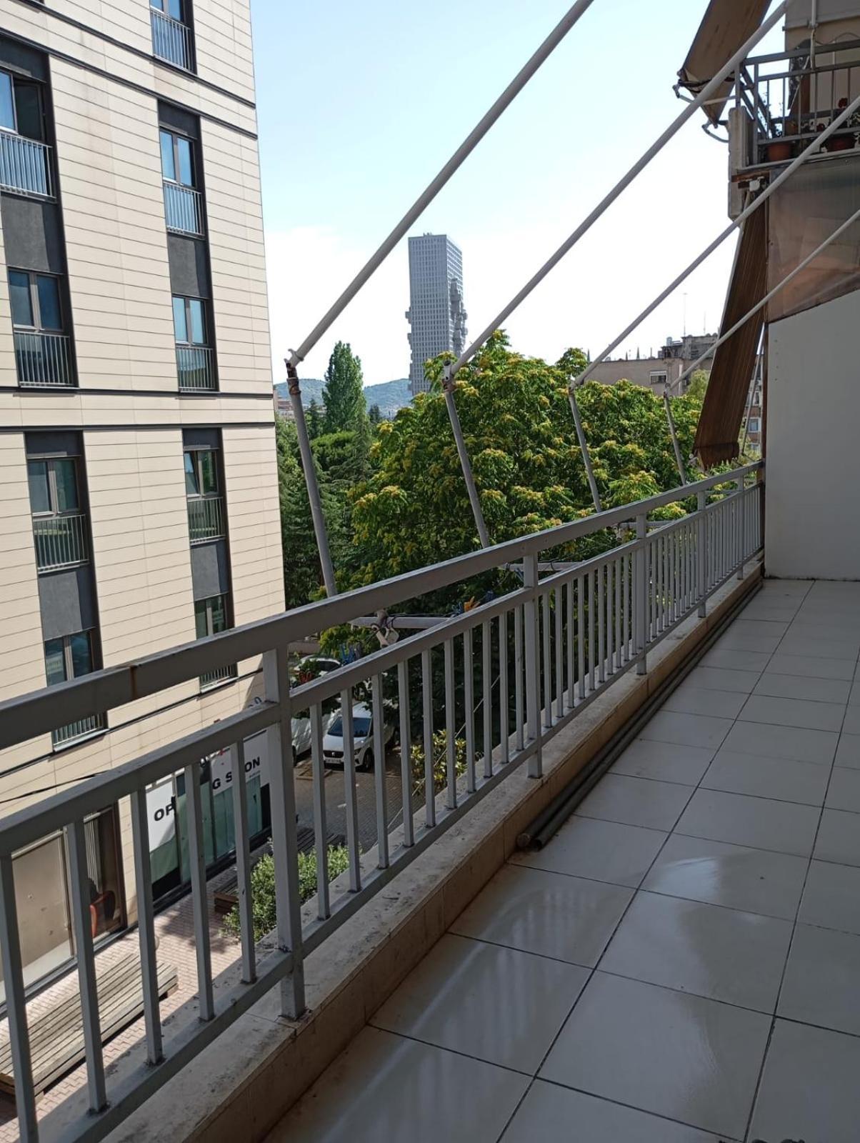 Royal Hostel Тирана Екстер'єр фото