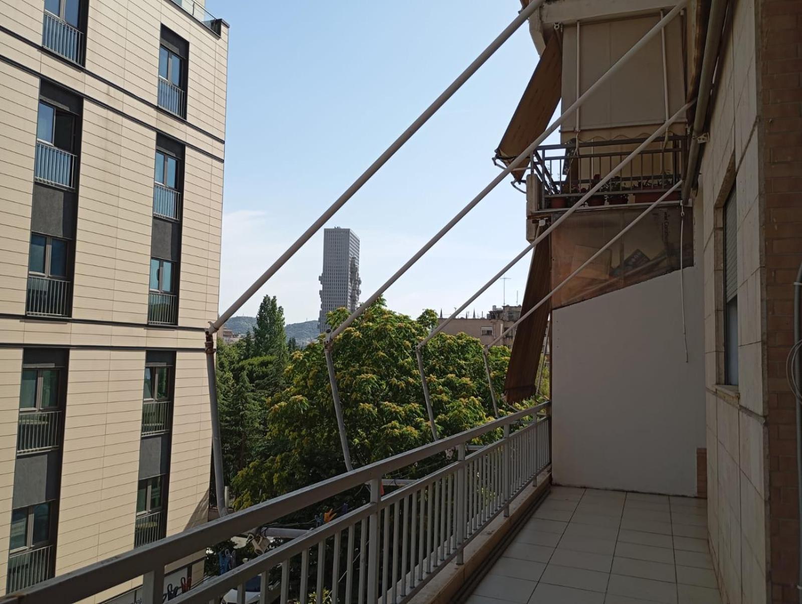 Royal Hostel Тирана Екстер'єр фото